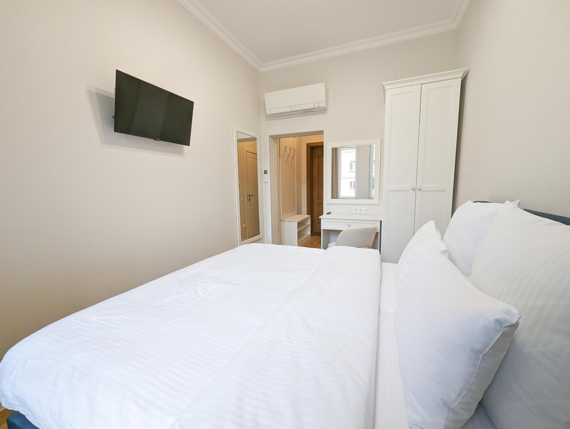 Kyiv Honchara Hotel Δωμάτιο φωτογραφία